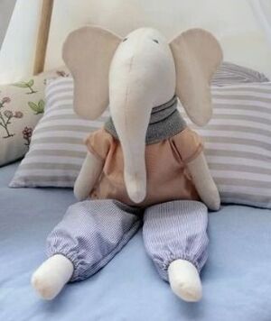 MUCAS RAMON ELEGANTE ELEFANTE