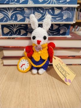 AMIGURUMIS KIRO CONEJO DE ALICIA EN PAIS DE LAS MARAVILLAS