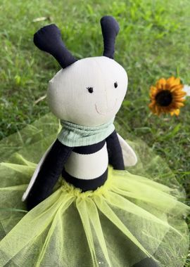 MUCAS SOFIA LA ABEJA